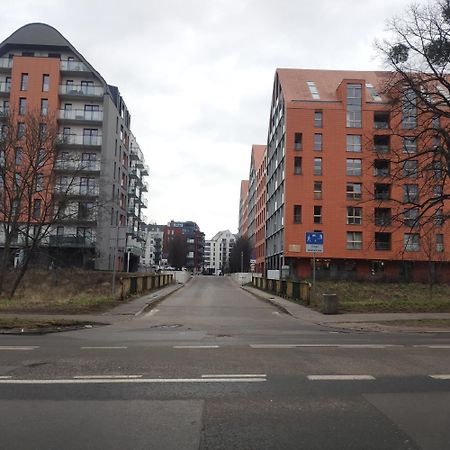 Przytulny Apartament Blisko Motlawy I Neptuna Z Miejscem W Garazu Gratis グダニスク エクステリア 写真