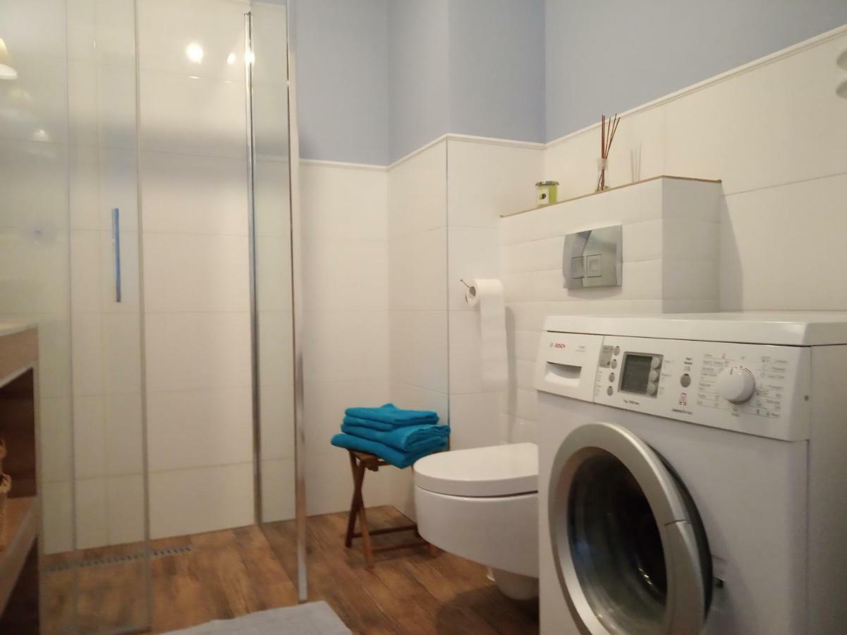 Przytulny Apartament Blisko Motlawy I Neptuna Z Miejscem W Garazu Gratis グダニスク エクステリア 写真